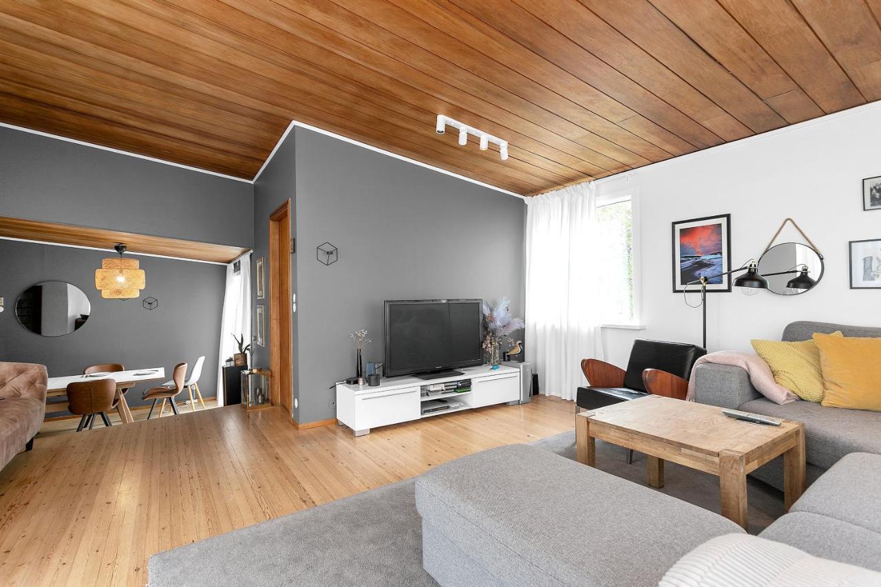 House - Villa With Garden And Hot Tub, 2 Min From Reykjavik Garthabaer 外观 照片