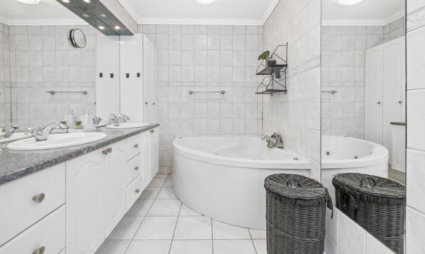 House - Villa With Garden And Hot Tub, 2 Min From Reykjavik Garthabaer 外观 照片